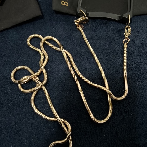 Bandolier leopard iPhone 11 case with air-pod pro case - Picture 5 of 5